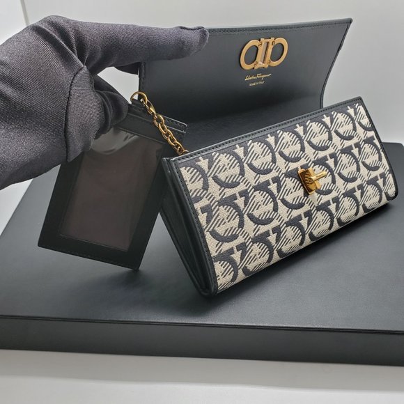 Salvatore Ferragamo Wallet - Picture 7 of 12